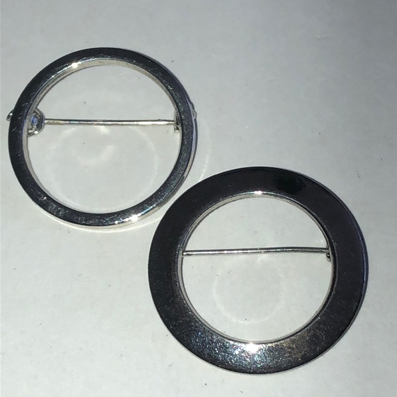 Silver Tone Circular Vintage Brooch Set - Picture 2 of 4